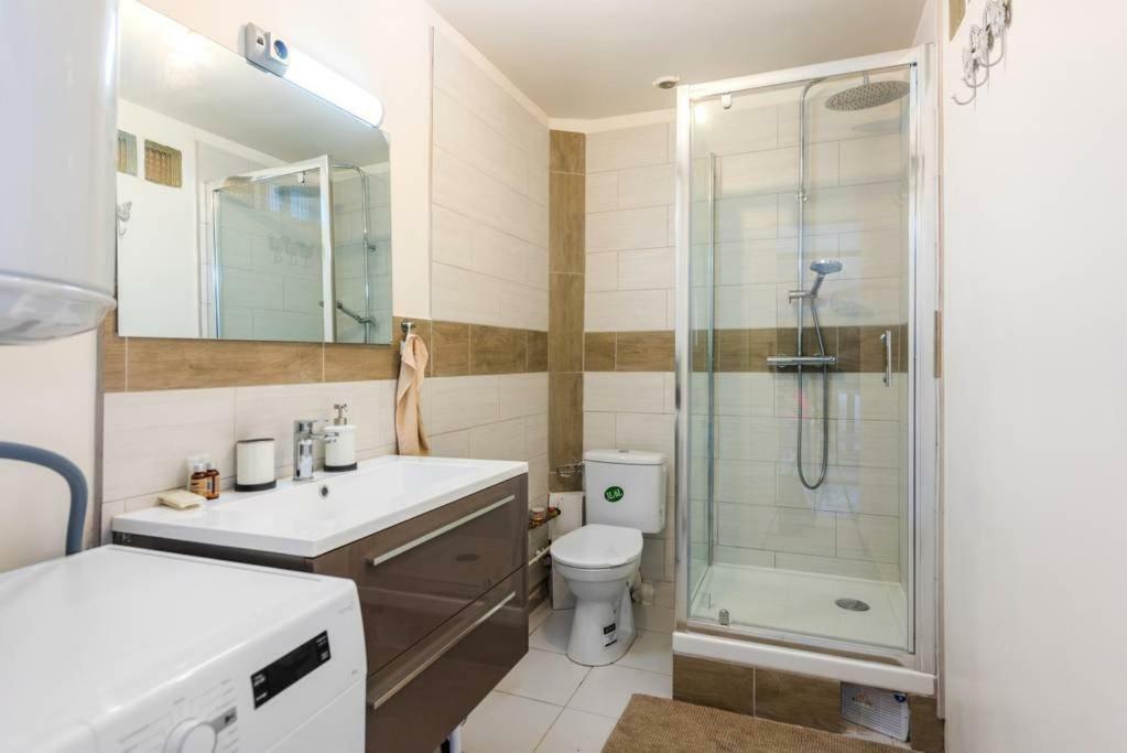 Appartement F2 50m2 Paris Orly - Jacuzzi - Lumiere Variable